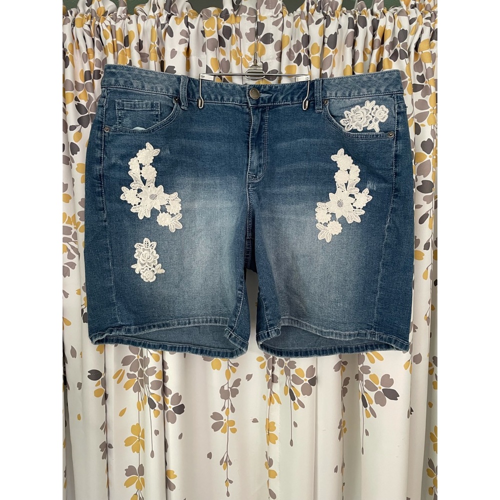 Lane Bryant size 20 denim shorts with lace